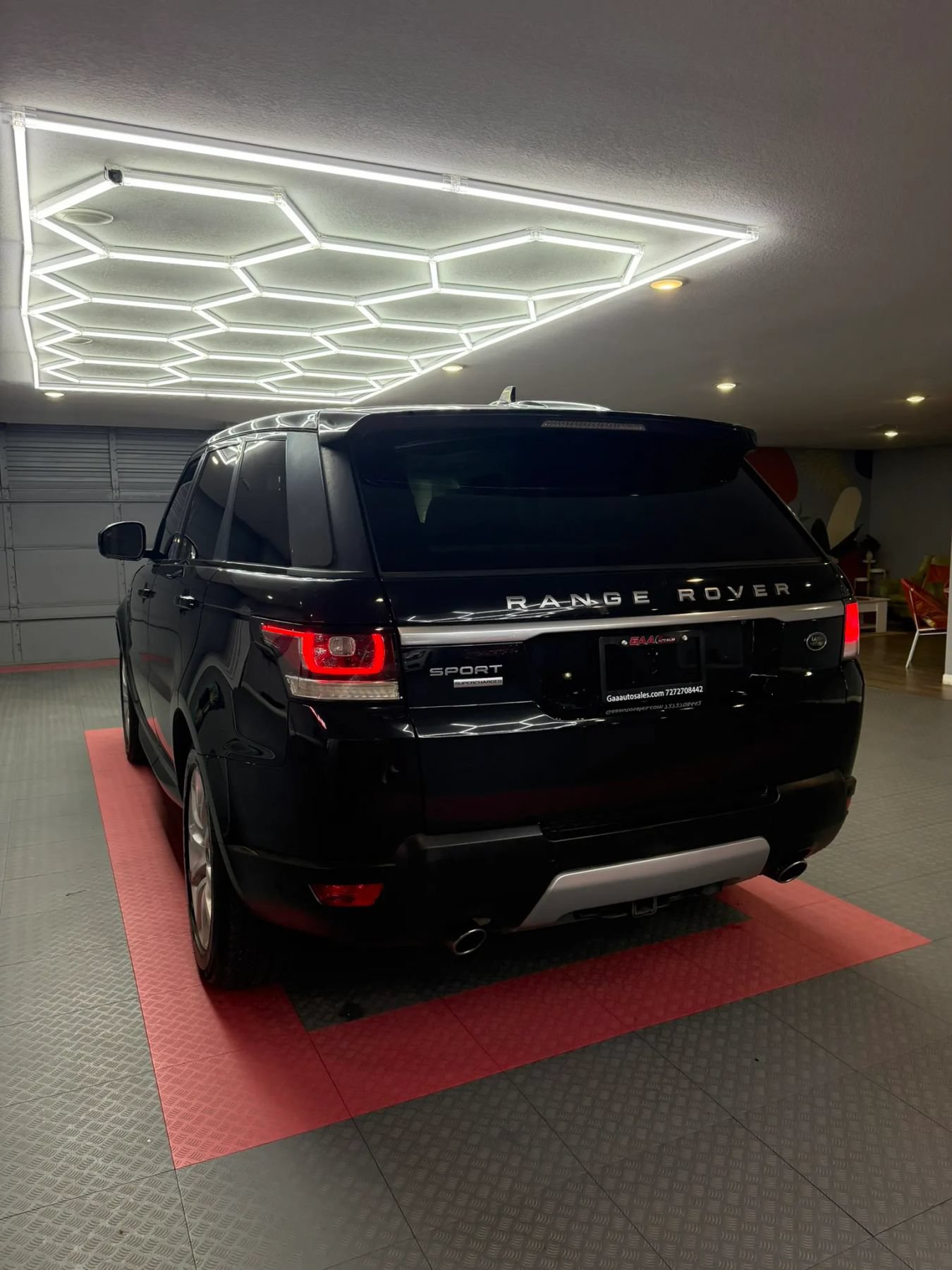 Used 2015 Land Rover Range Rover Sport Supercharged AWD/4WD image 4
