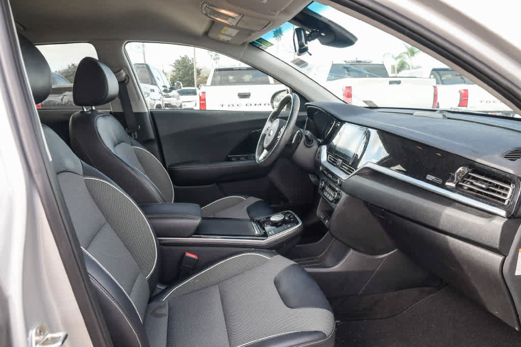 Used 2020 Kia Niro EX FWD image 12