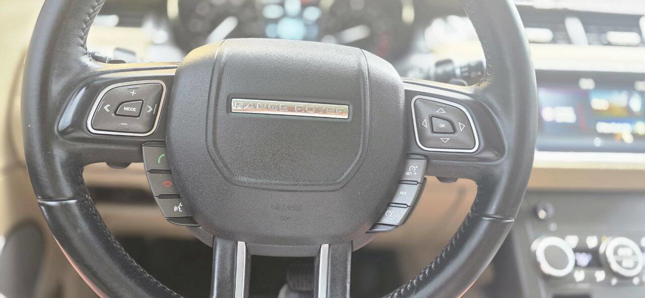 Used 2019 Land Rover Range Rover Evoque SE Premium AWD/4WD image 17
