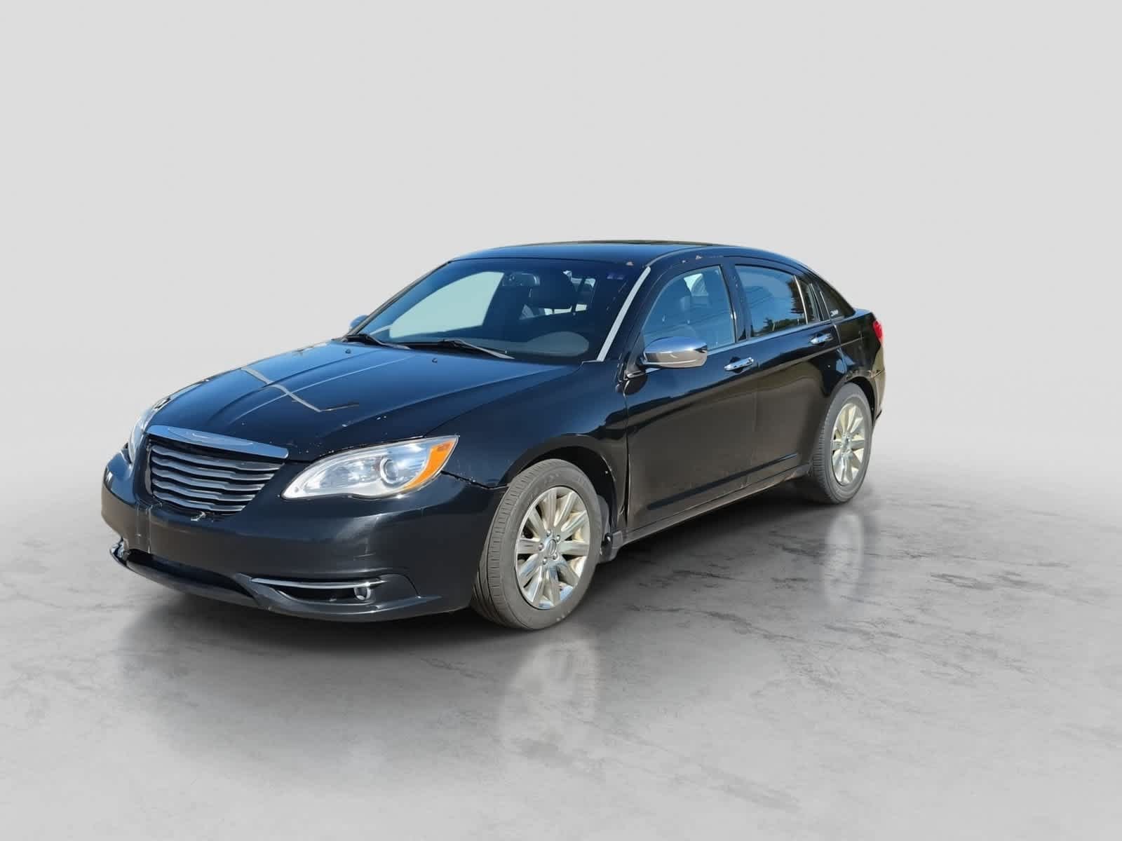 Used 2013 Chrysler 200 Limited FWD image 4