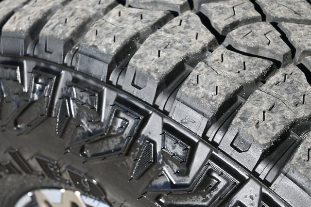 Used 2024 Chevrolet Colorado ZR2 w/ ZR2 Convenience Package III image 28