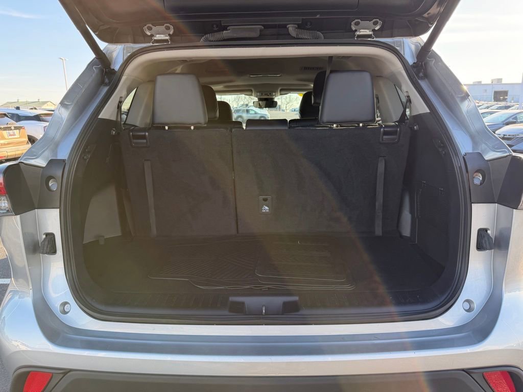 Used 2024 Toyota Highlander XLE image 45