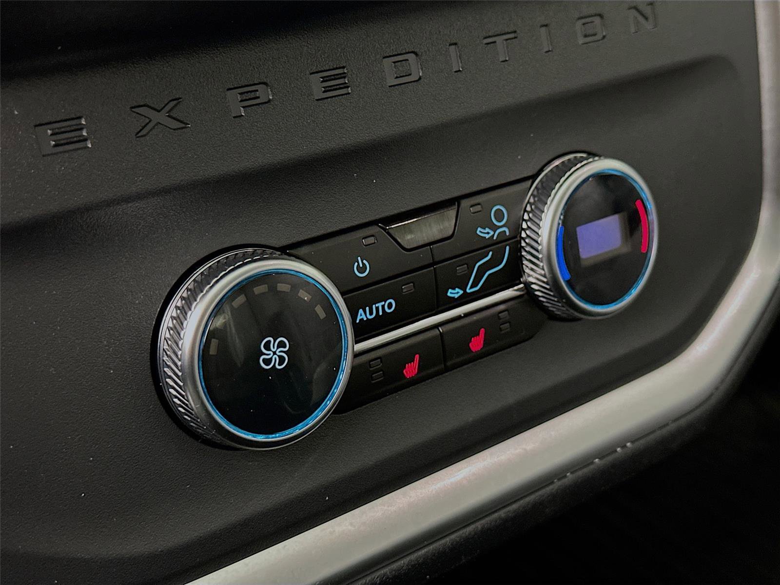 Used 2025 Ford Expedition Max Platinum w/ Driver's Package image 35