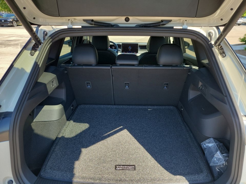 Certified 2026 Volkswagen Tiguan SE R-Line AWD/4WD image 19