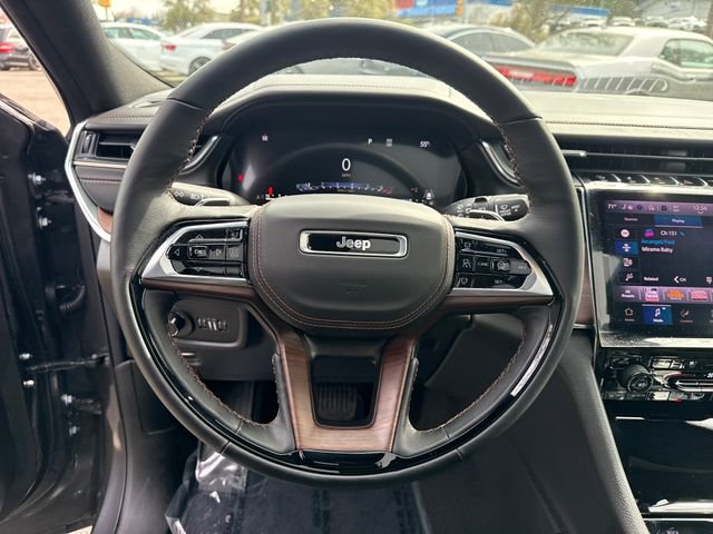 New 2025 Jeep Grand Cherokee Summit w/ Obsidian Package AWD/4WD image 18