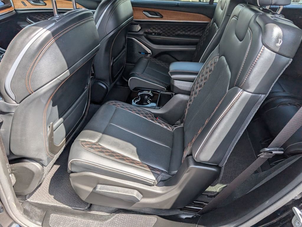 Used 2023 Jeep Grand Cherokee L Summit AWD/4WD image 20