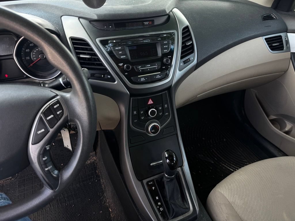Used 2014 Hyundai Elantra SE FWD image 25
