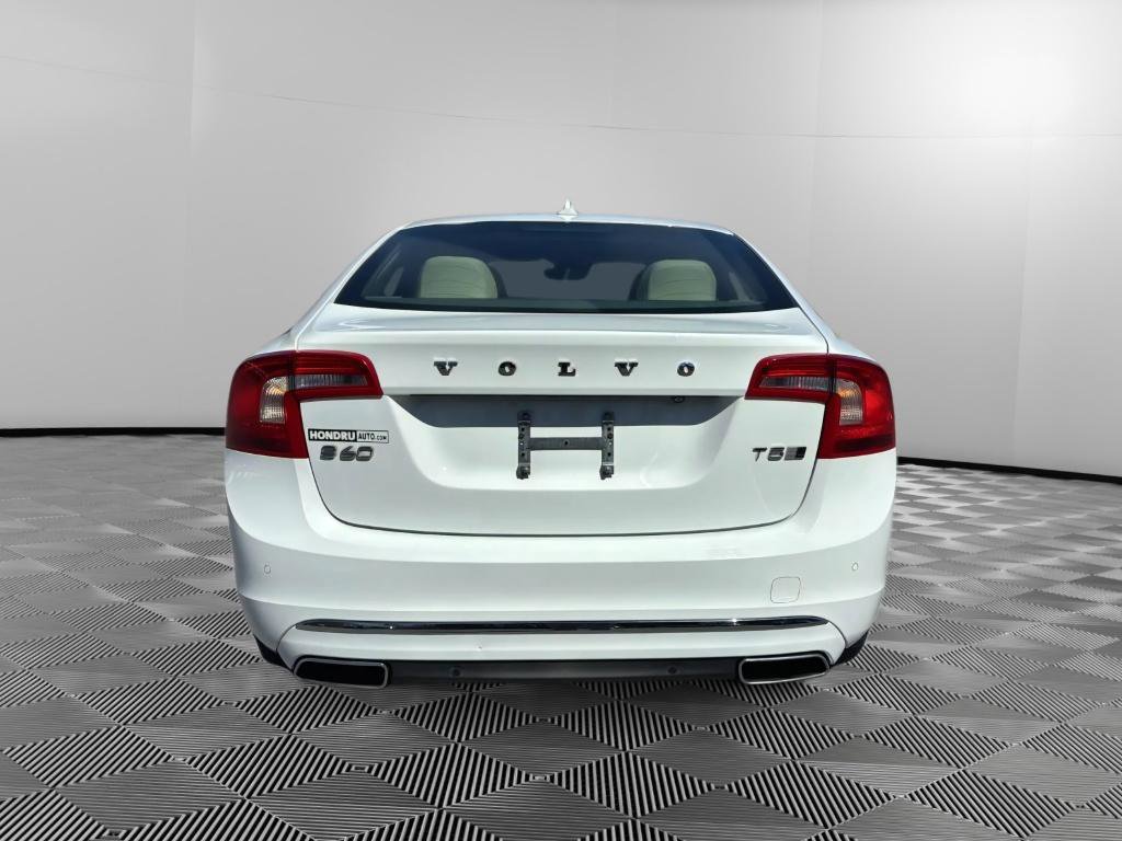 Used 2017 Volvo S60 T5 Inscription image 8