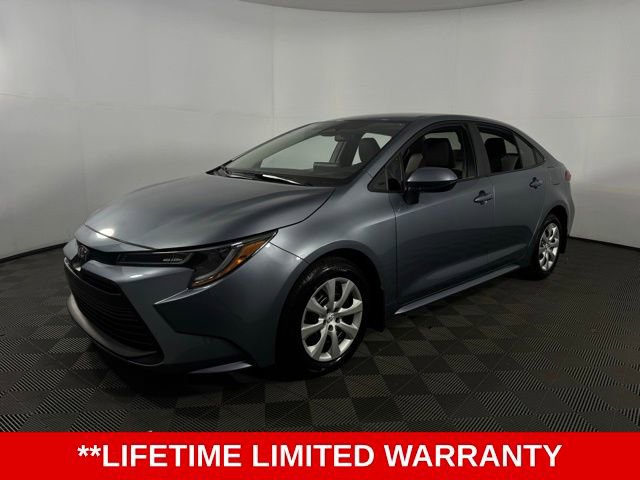 Used 2025 Toyota Corolla LE image 3