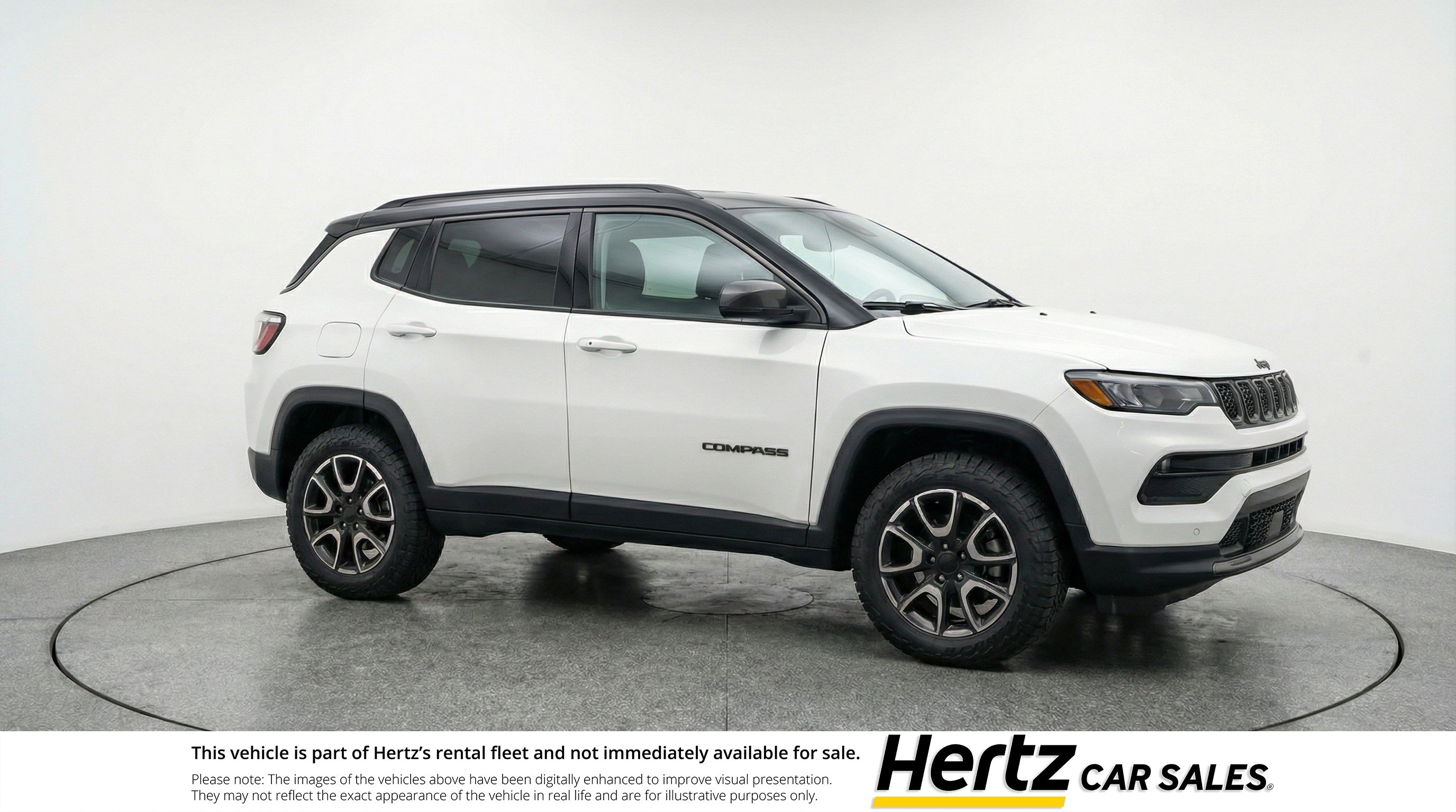 Used 2025 Jeep Compass Trailhawk image 1