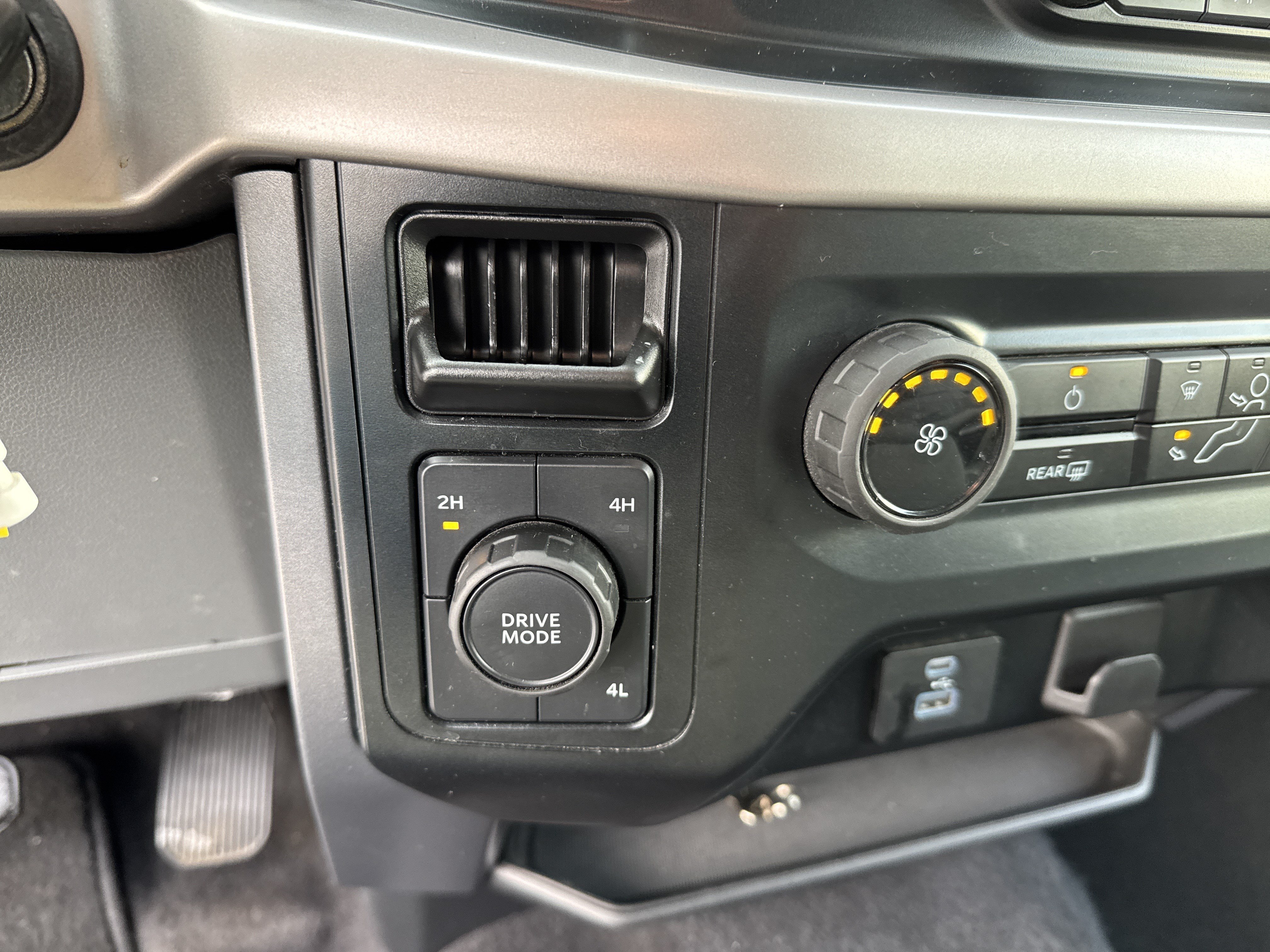 Used 2023 Ford F150 XLT w/ XTR Package AWD/4WD image 39
