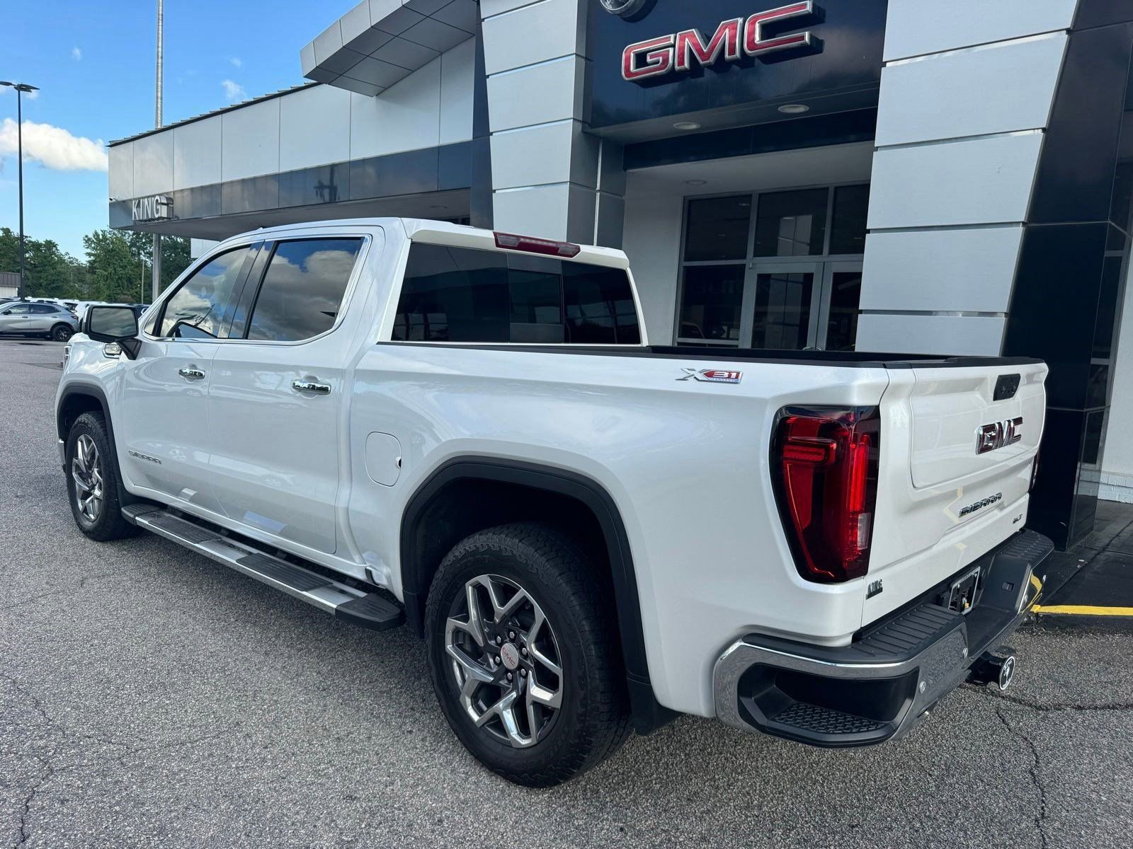 Certified 2024 GMC Sierra 1500 SLT w/ SLT Premium Plus Package AWD/4WD image 4