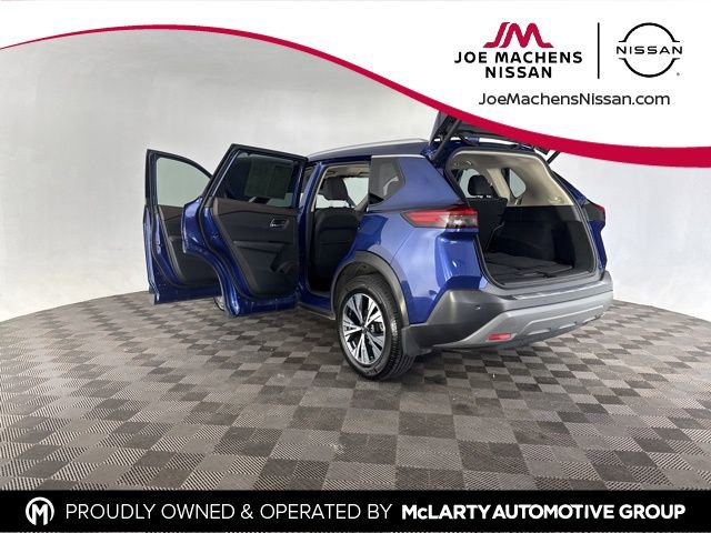 Certified 2021 Nissan Rogue SV w/ Premium Package image 16