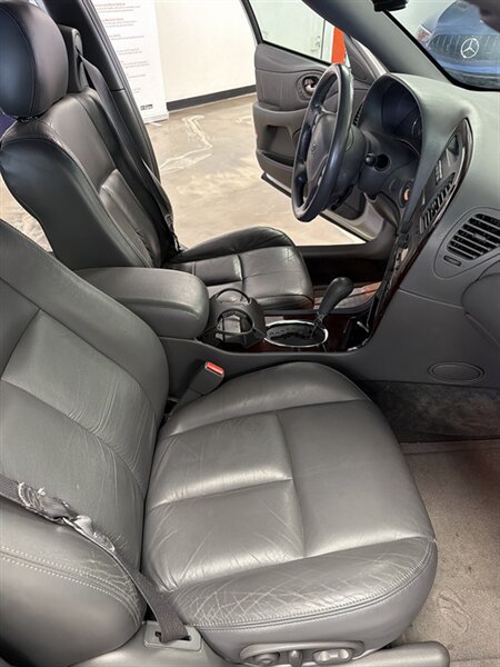 Used 2001 Oldsmobile Aurora 3.5 w/ Convenience Pkg FWD image 25