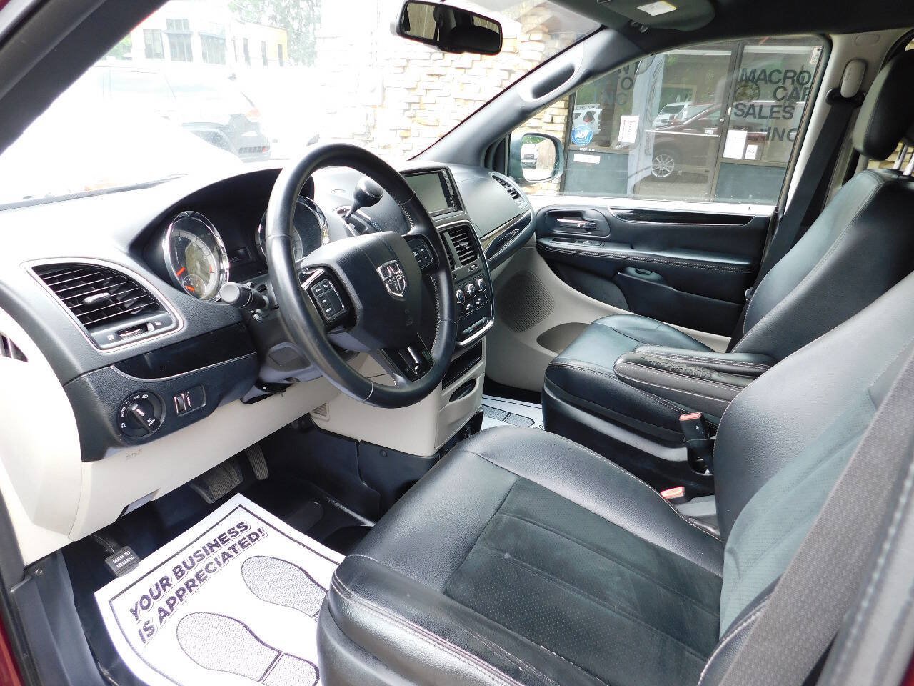 Used 2018 Dodge Grand Caravan SXT FWD image 21