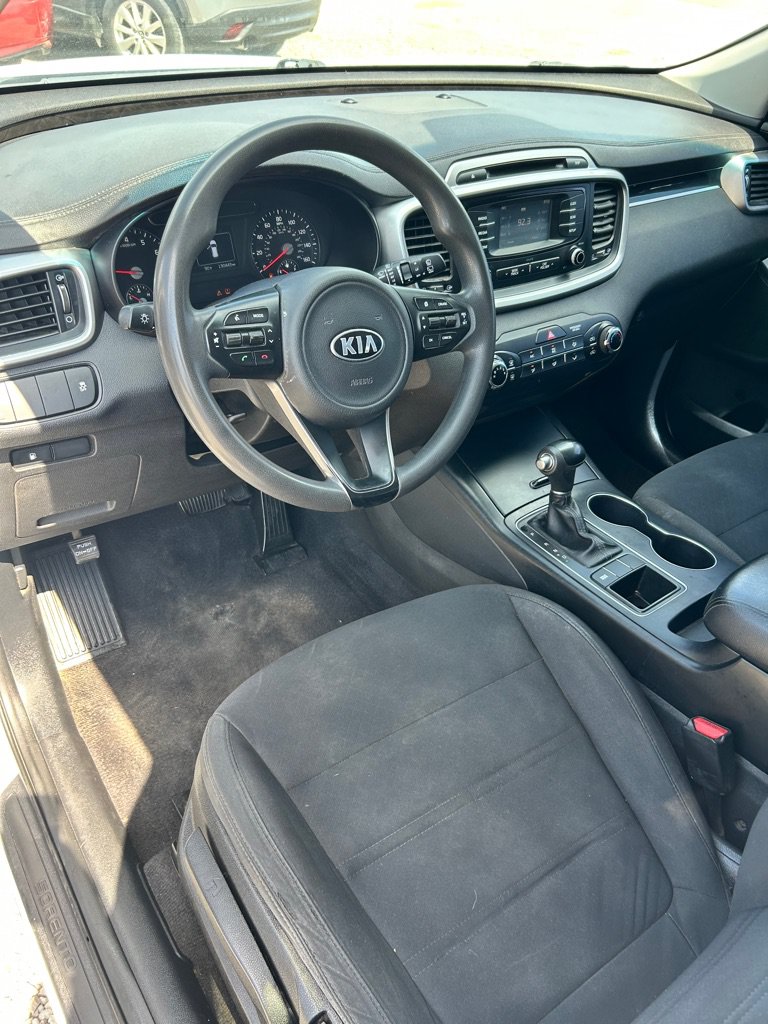 Used 2017 Kia Sorento LX FWD image 6