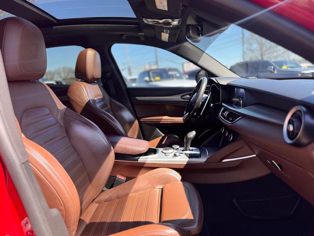 Used 2021 Alfa Romeo Stelvio Ti Sport image 23