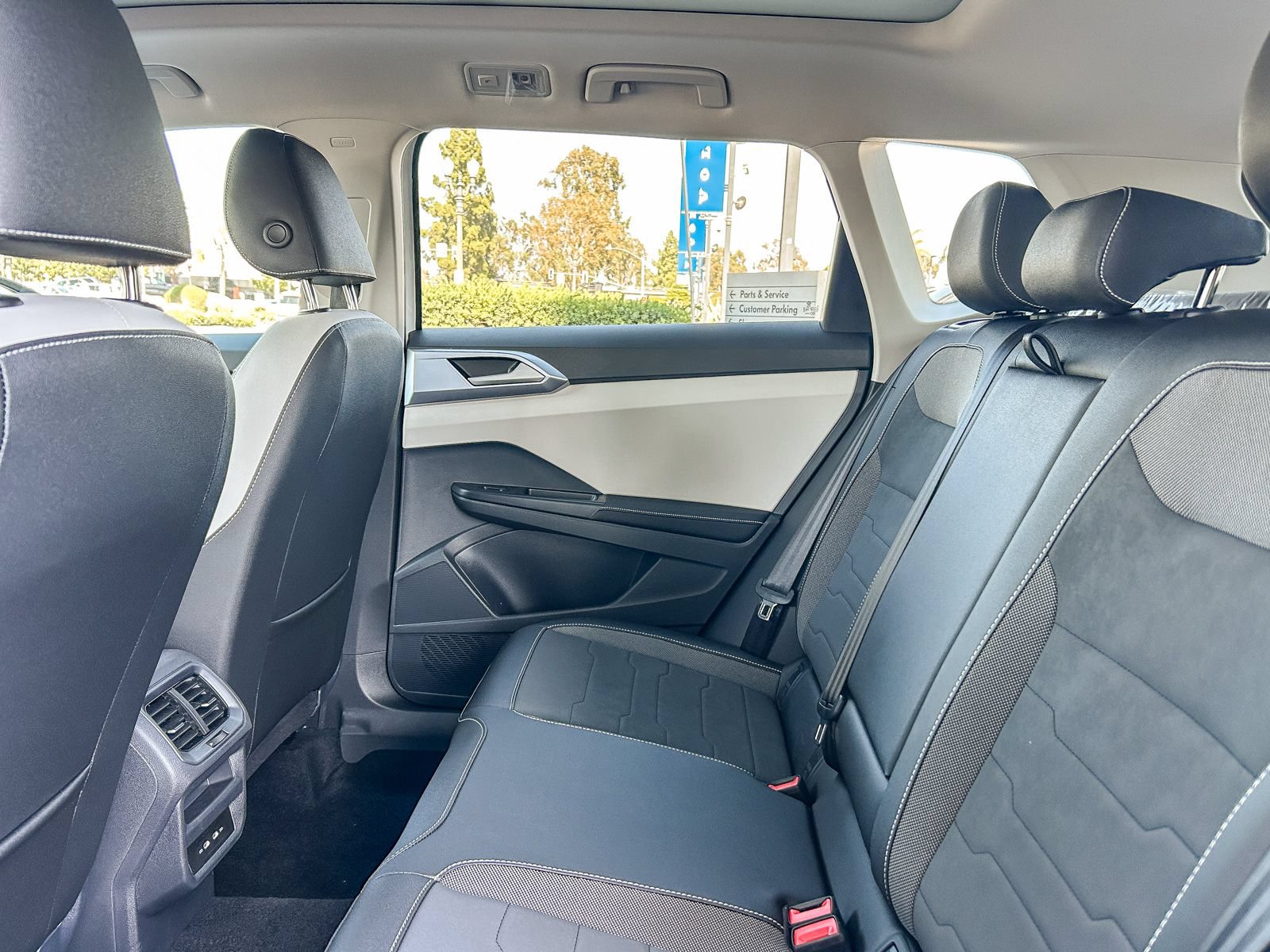 New 2026 Volkswagen Taos SE FWD image 21