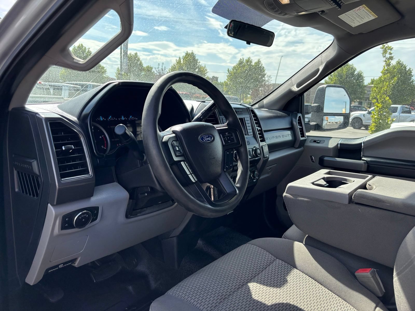 Used 2018 Ford F350 XLT w/ Camper Package AWD/4WD image 14