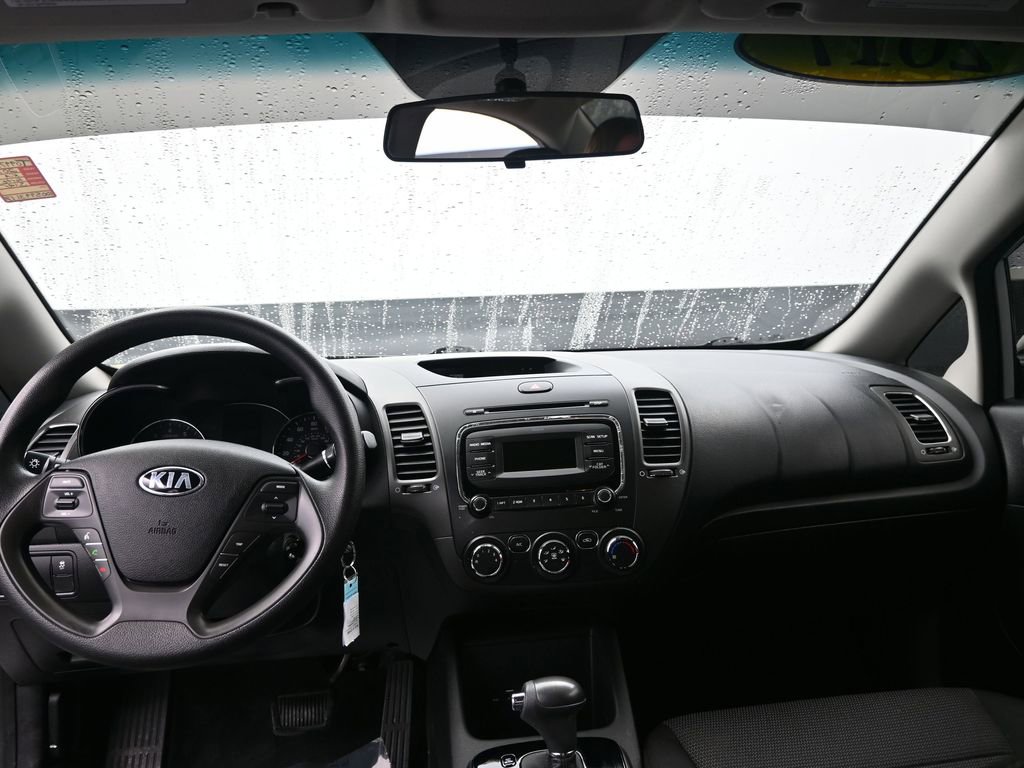 Used 2017 Kia Forte LX image 22