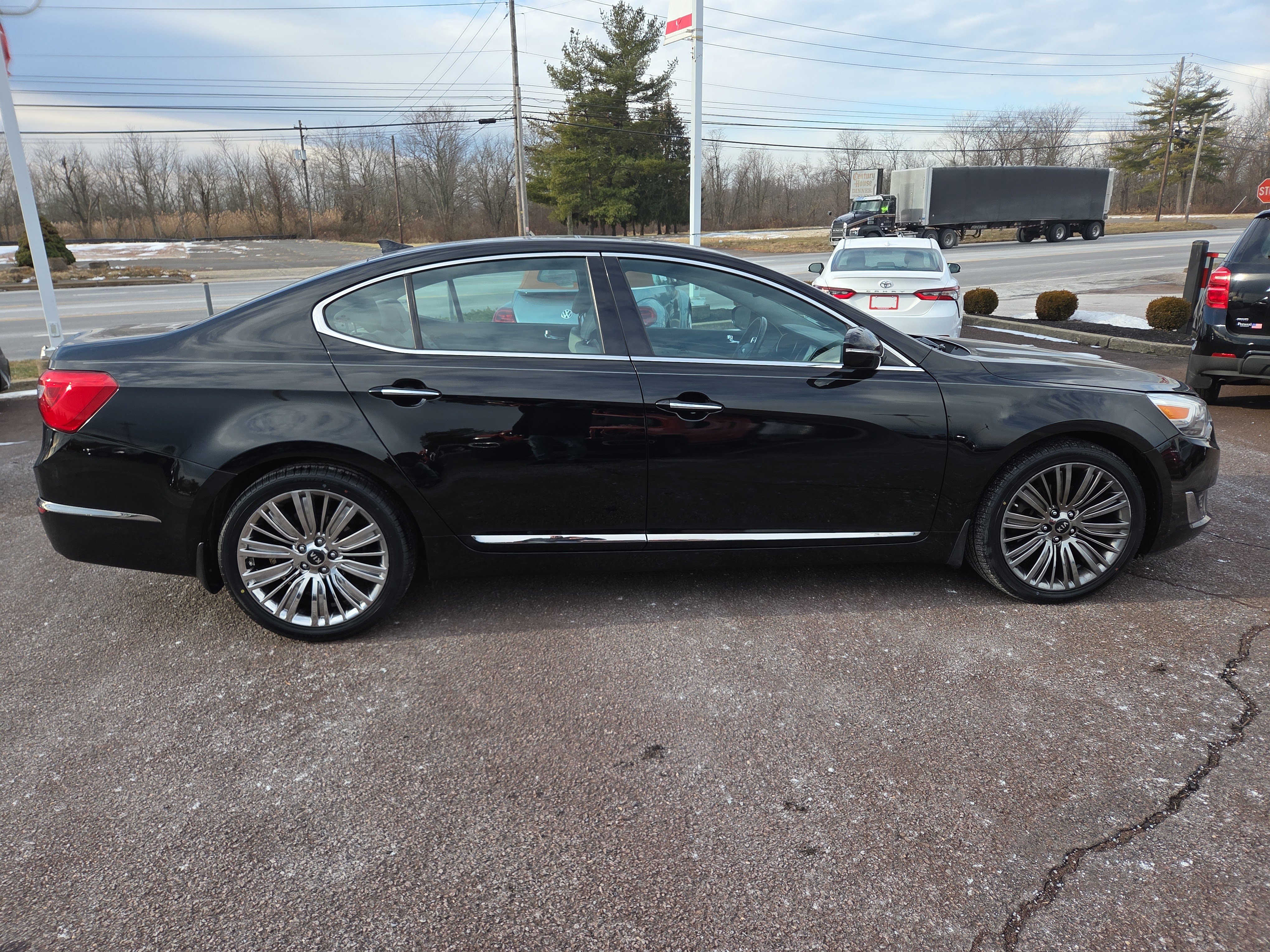 Used 2014 Kia Cadenza Limited image 2