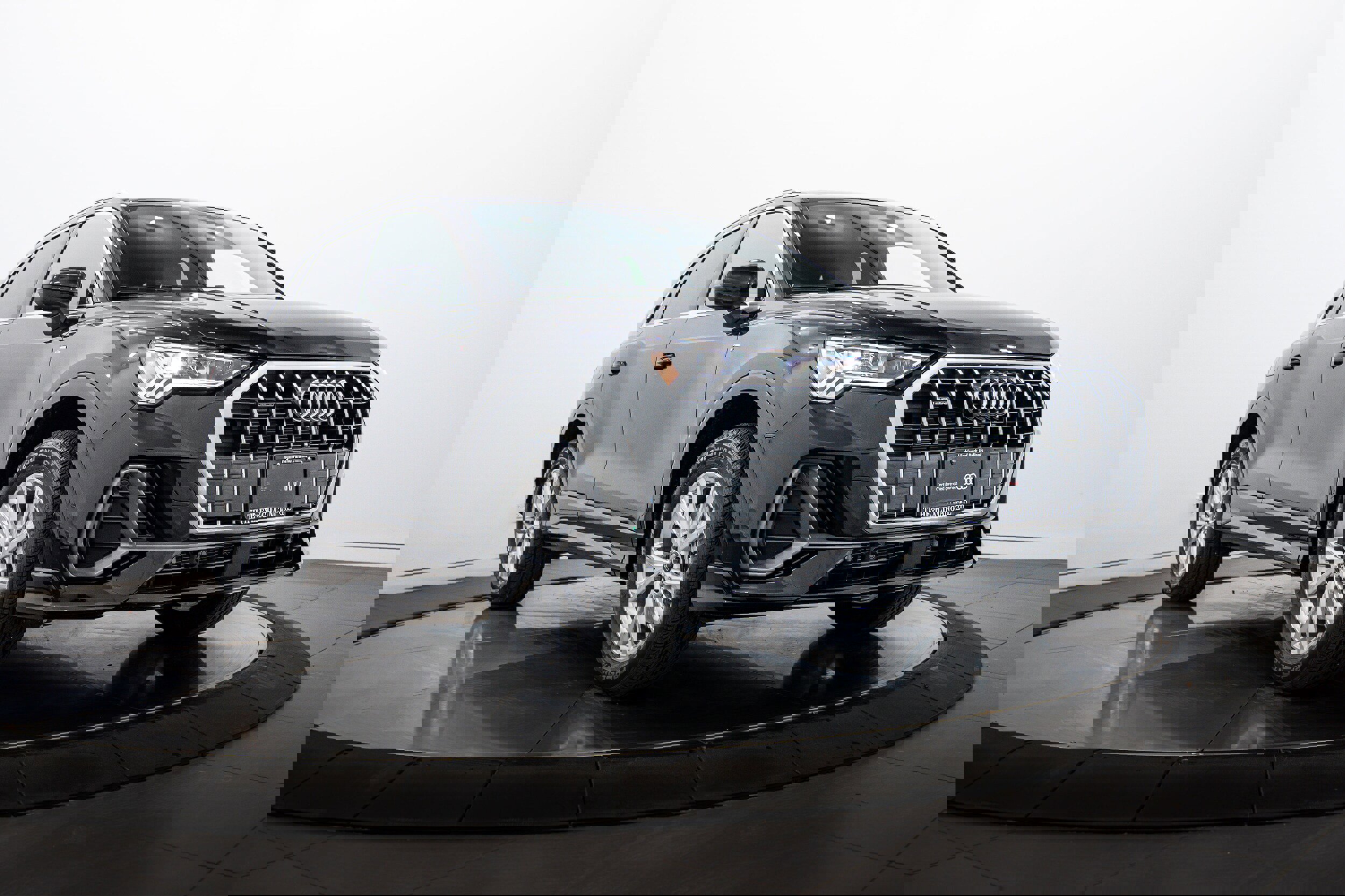 Certified 2025 Audi Q3 2.0T Premium Plus w/ Premium Plus Package image 1