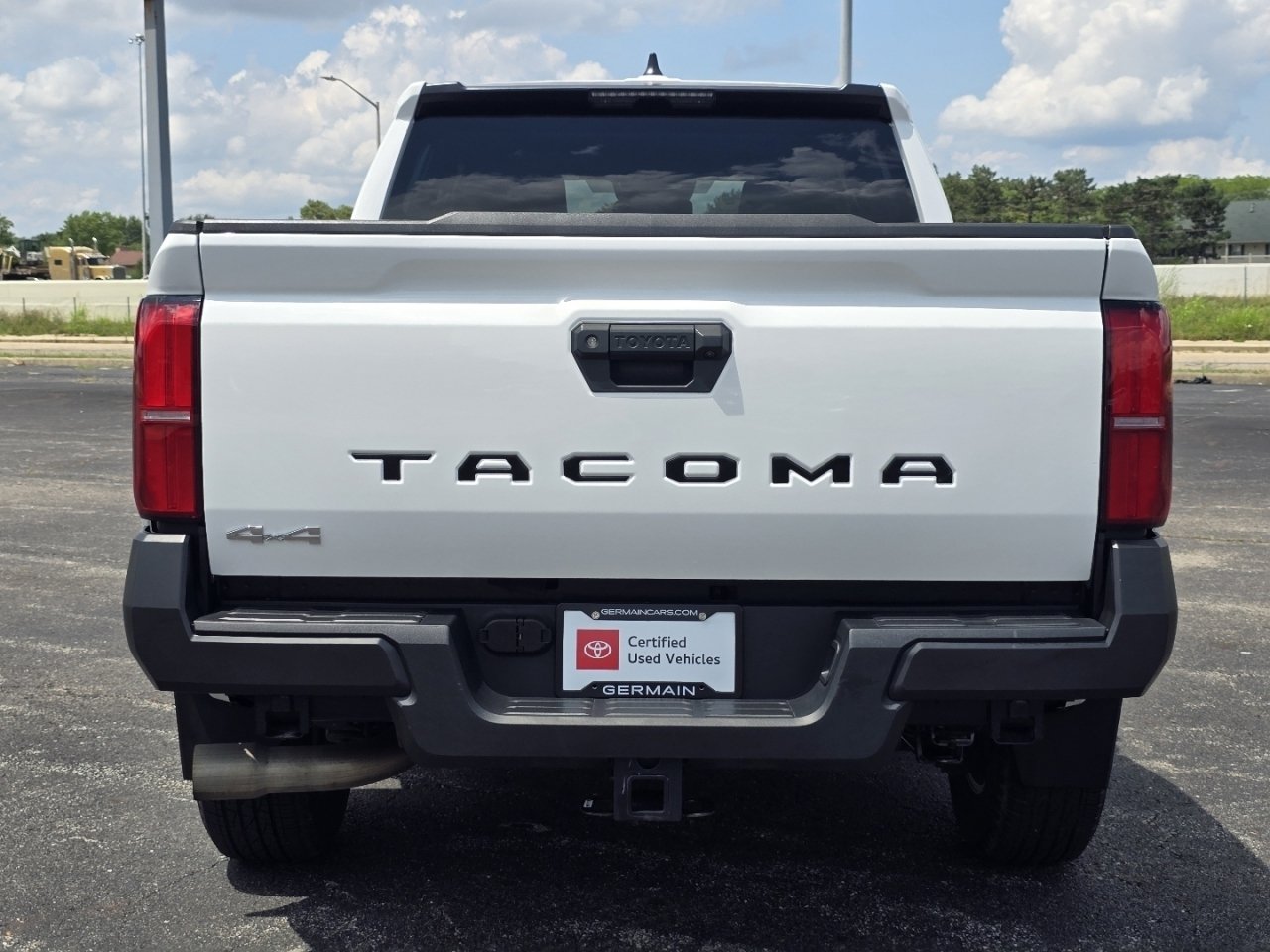 Certified 2024 Toyota Tacoma SR AWD/4WD image 13