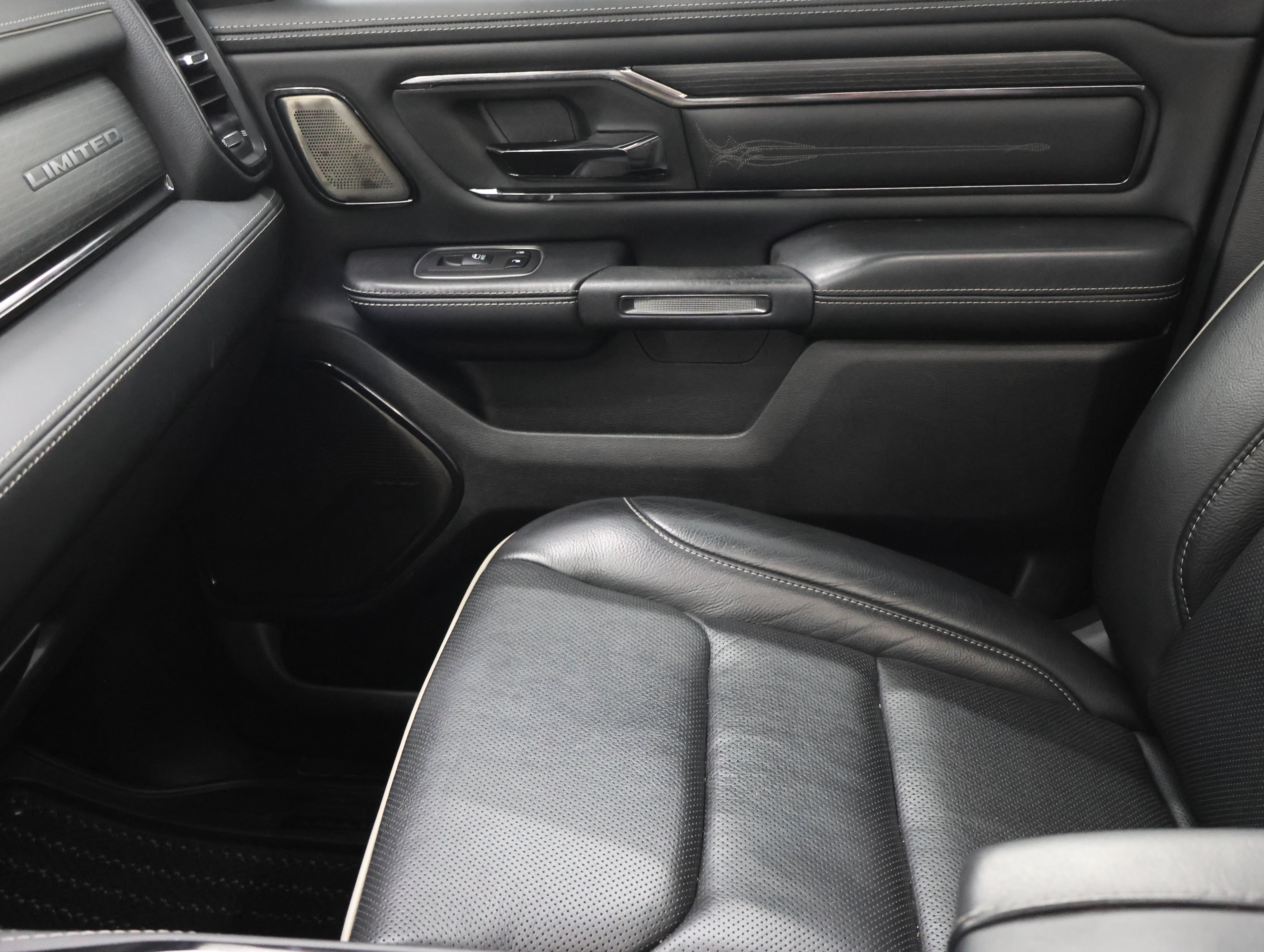Used 2023 RAM 1500 Limited w/ Night Edition AWD/4WD image 14