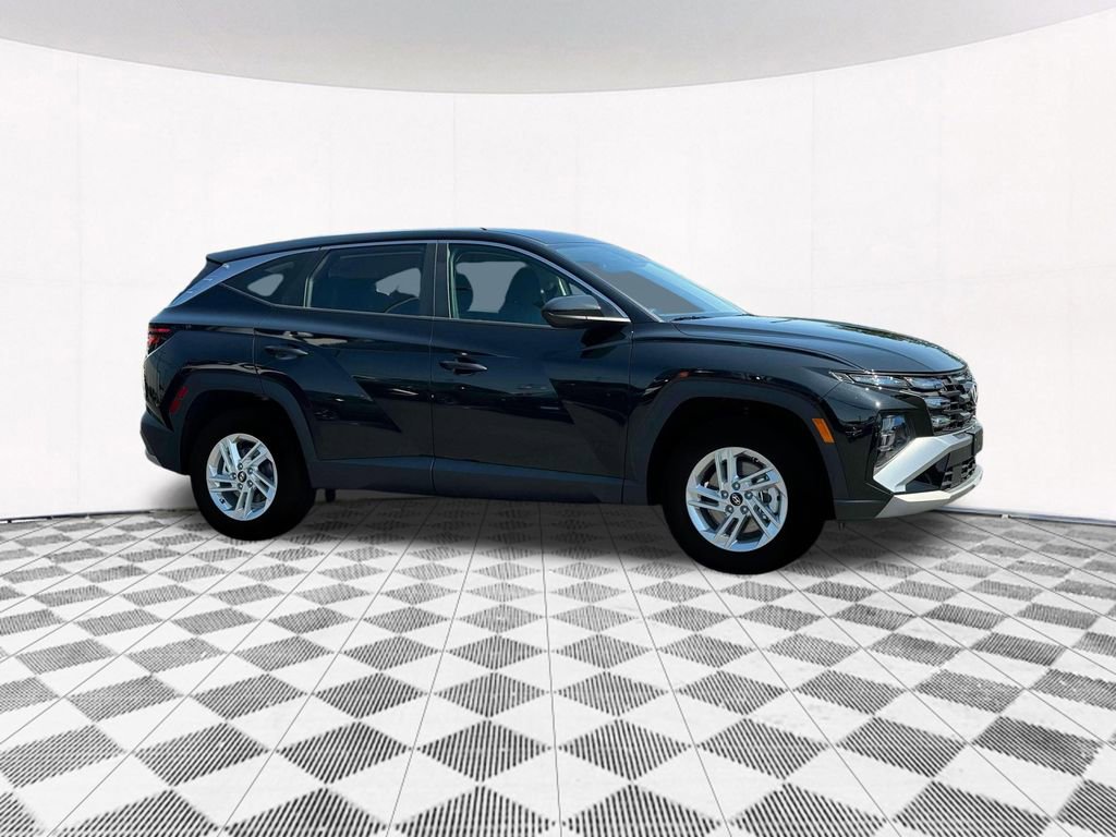 New 2025 Hyundai Tucson SE image 15