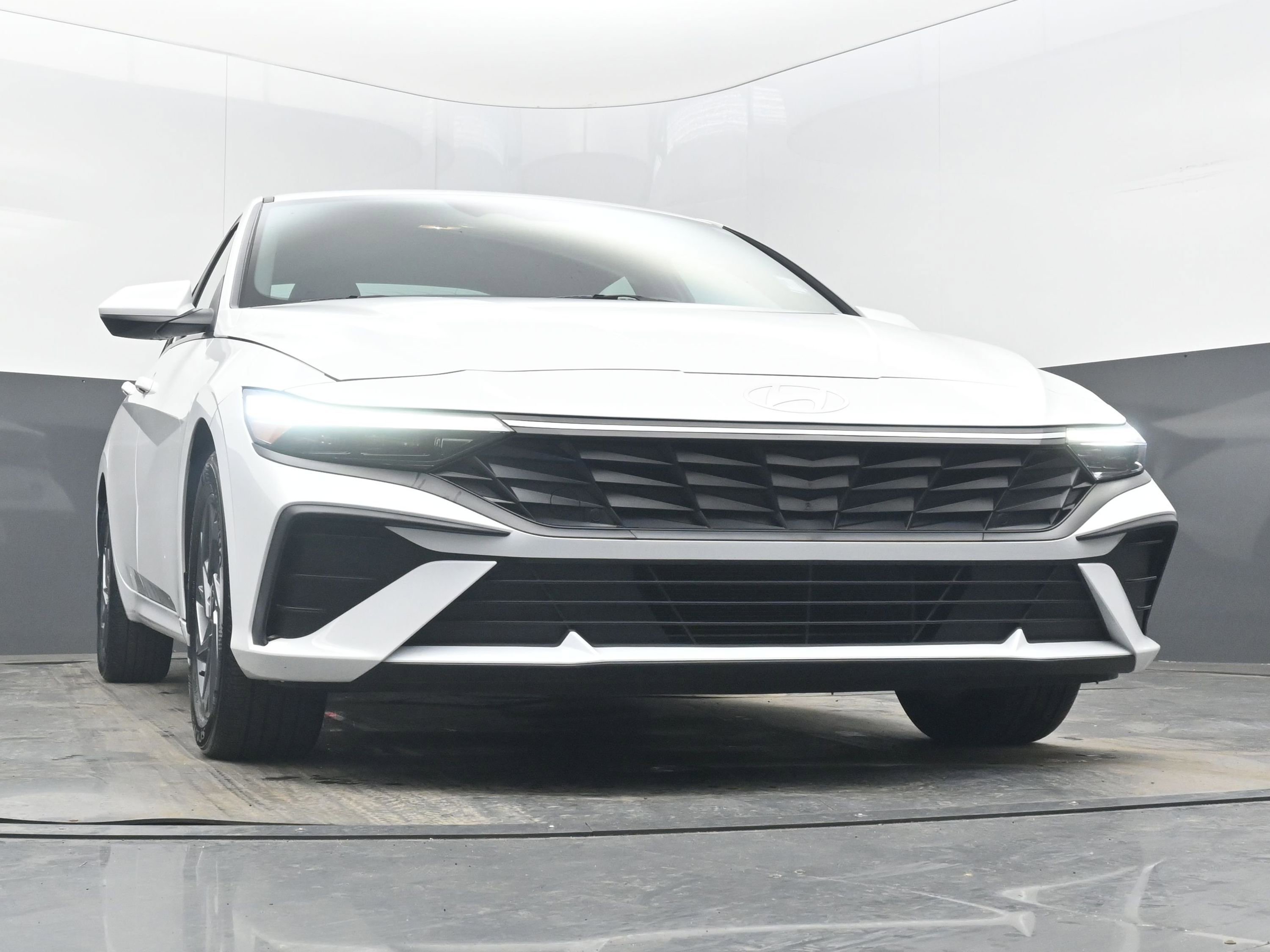 Used 2024 Hyundai Elantra SEL image 36