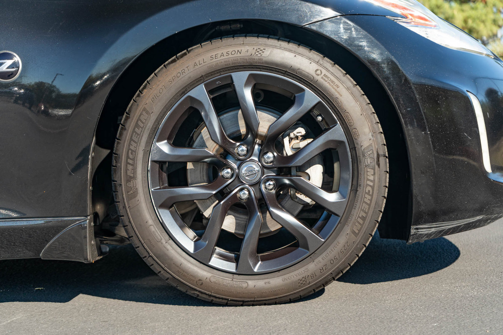 Used 2017 Nissan 370Z Coupe RWD image 12