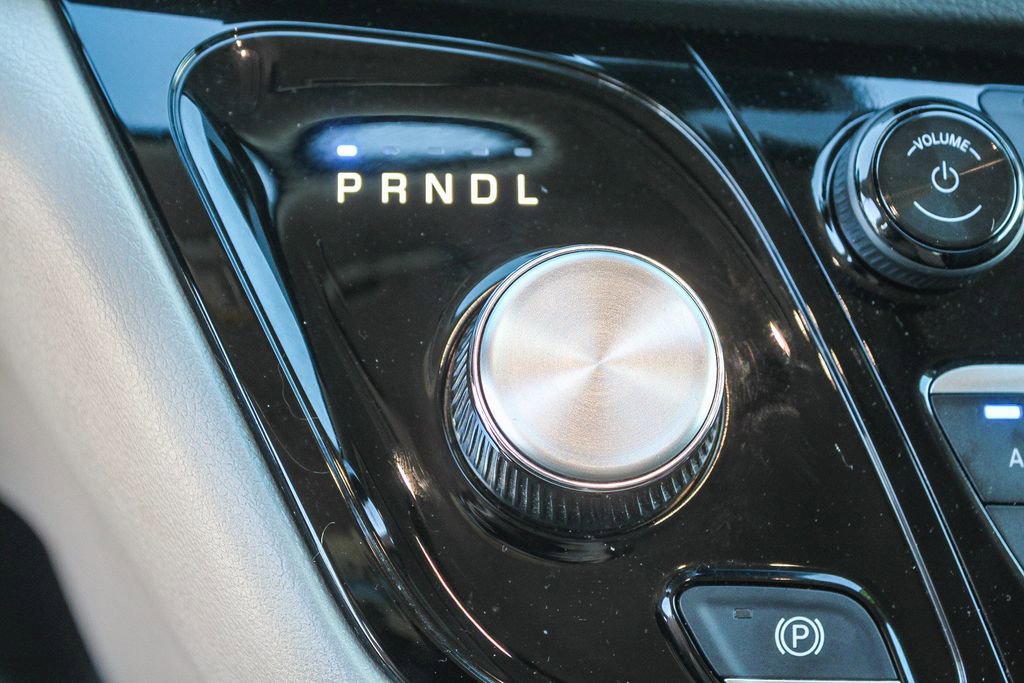 Used 2024 Chrysler Pacifica Touring-L image 26