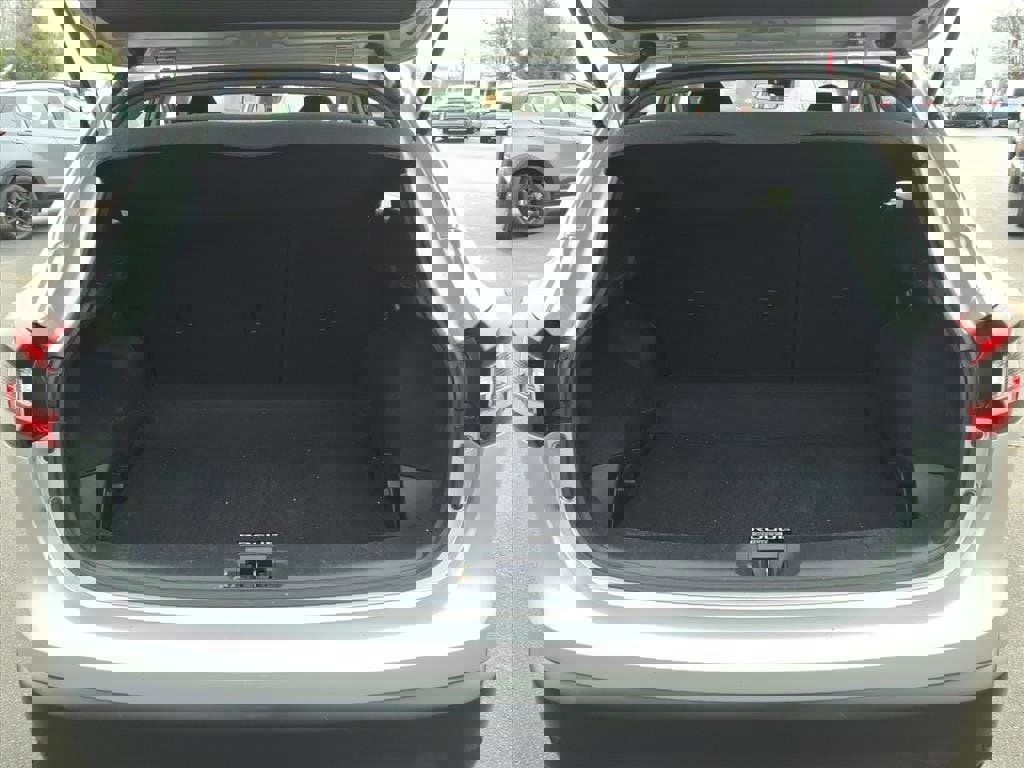 Used 2020 Nissan Rogue Sport S image 24