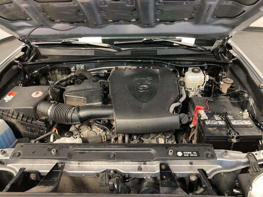 Used 2019 Toyota Tacoma TRD Off-Road AWD/4WD image 13