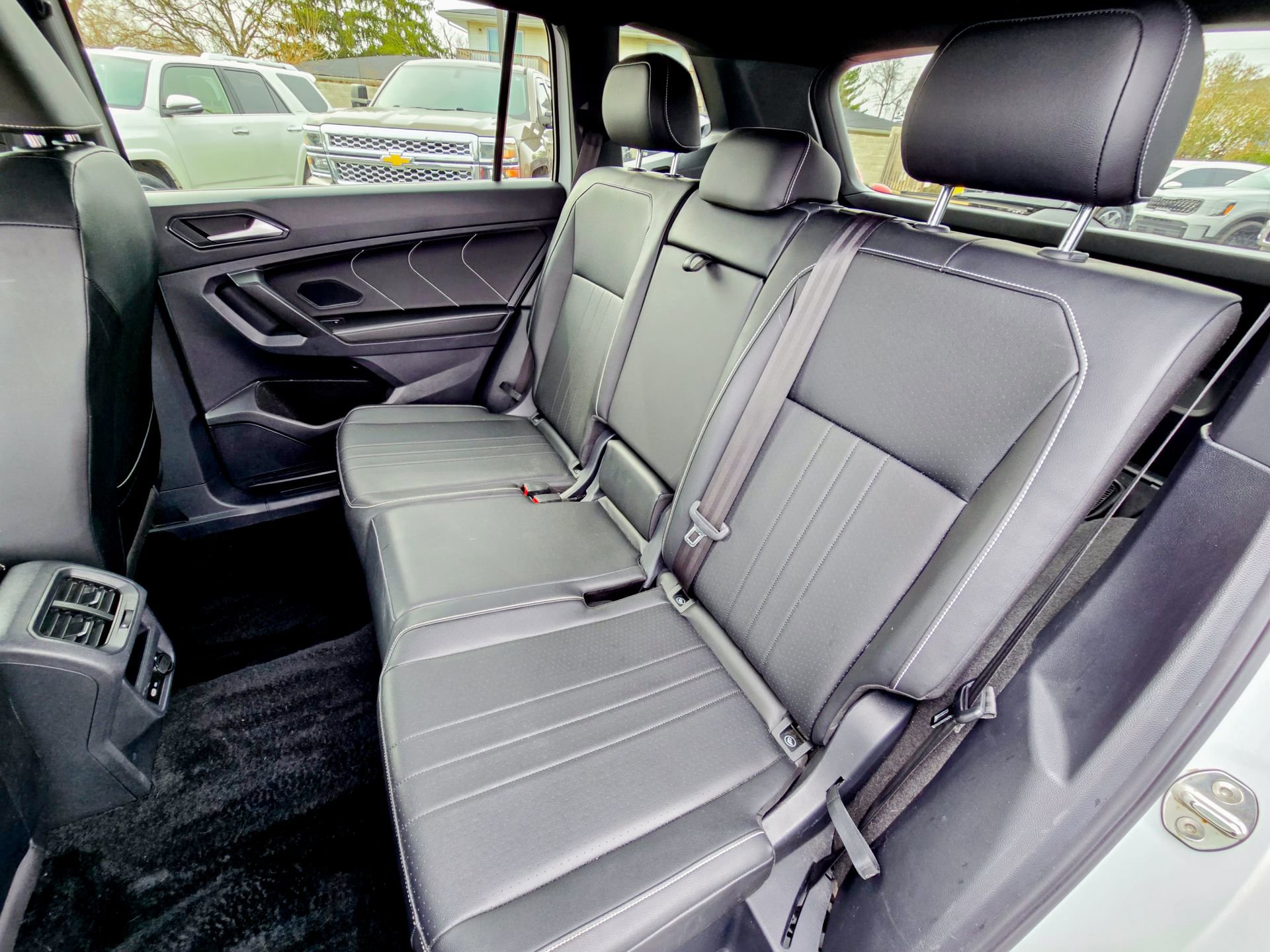 Used 2022 Volkswagen Tiguan SE R-Line image 23