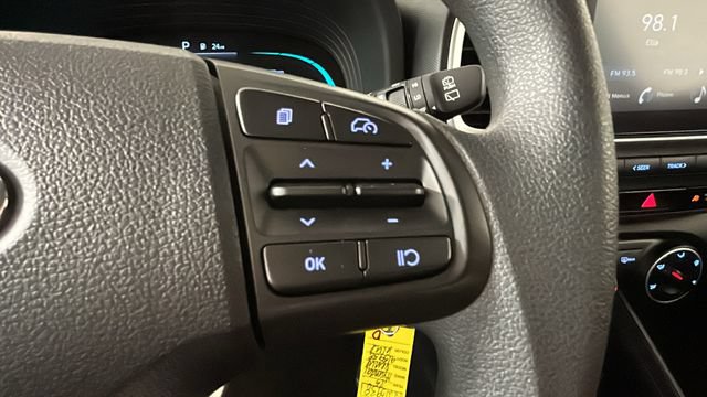 Certified 2025 Hyundai Venue SE FWD image 16