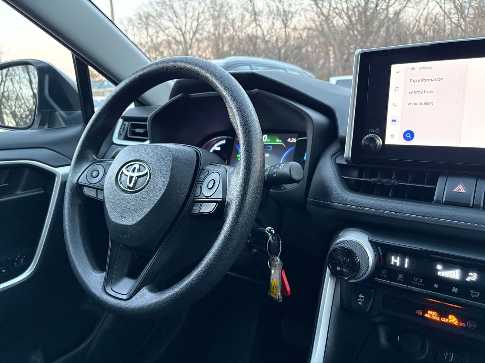 Used 2025 Toyota RAV4 LE image 33