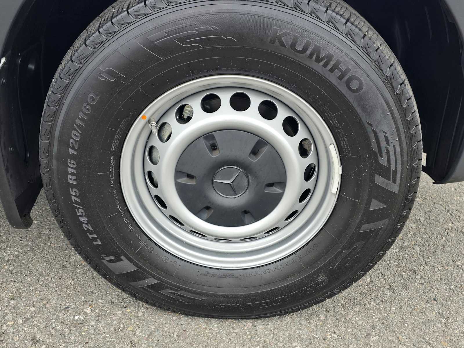 Used 2025 Mercedes-Benz Sprinter 2500 image 9