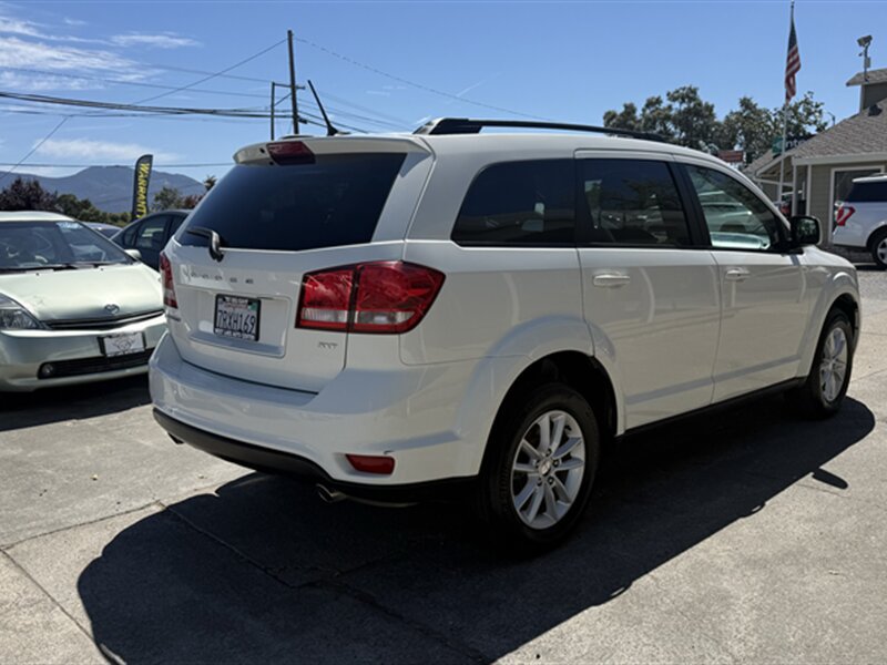 Used 2016 Dodge Journey SXT w/ Premium Group FWD image 4