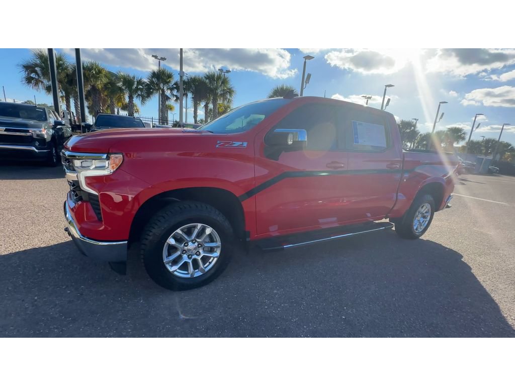 Used 2023 Chevrolet Silverado 1500 LT w/ Z71 Off-Road Package AWD/4WD image 6