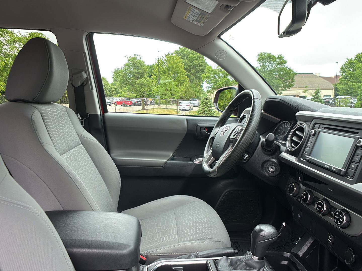 Used 2016 Toyota Tacoma SR5 w/ SR5 Appearance Package (SN) AWD/4WD image 24