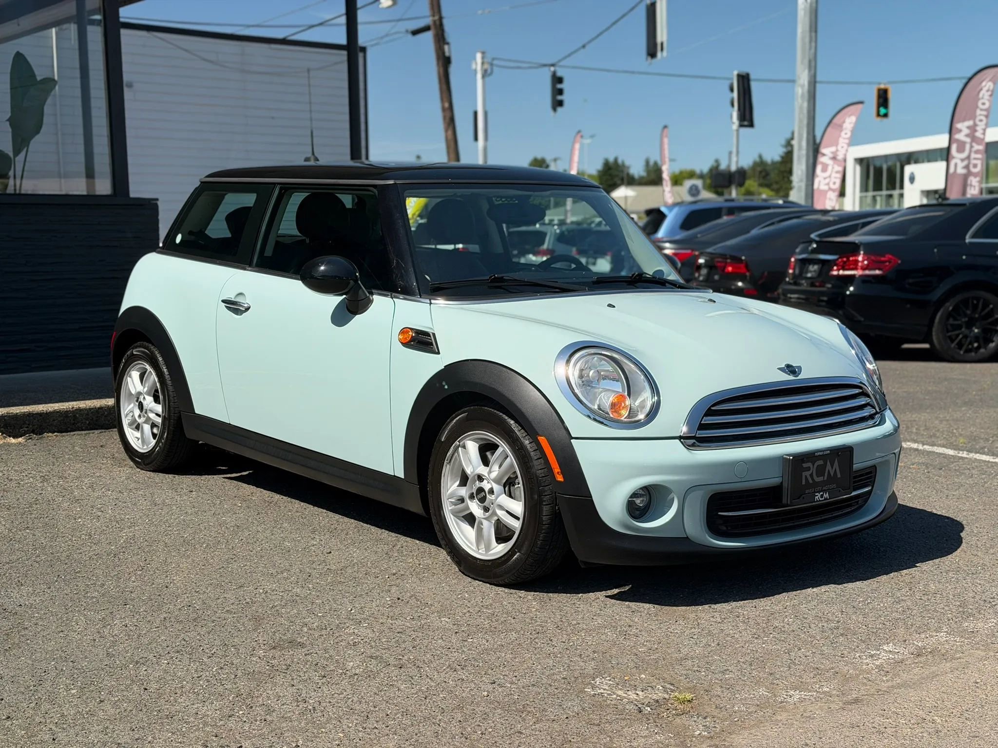 Used 2012 MINI Cooper Hardtop w/ Cold Weather Pkg FWD image 3
