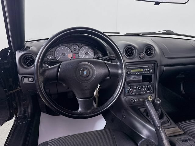 Used 1999 MAZDA MX-5 Miata RWD image 21