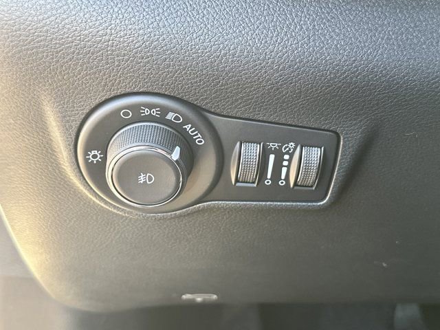 New 2026 Jeep Compass Limited image 25