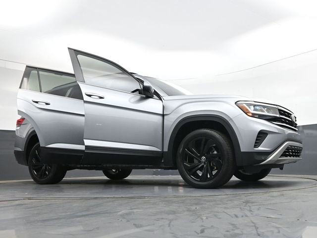 Used 2022 Volkswagen Atlas SE w/ Black Wheel Package AWD/4WD image 43