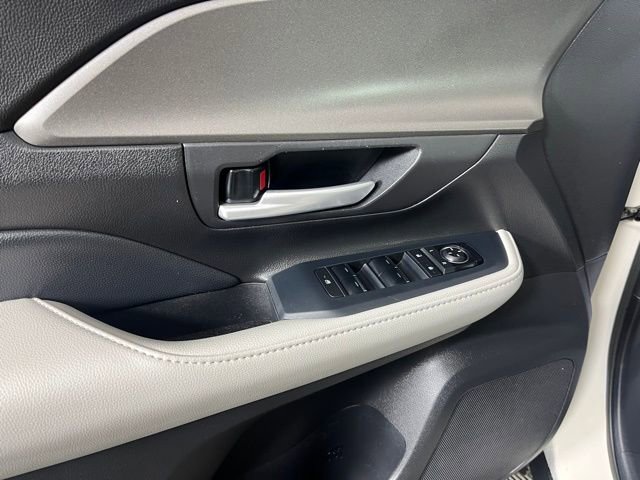 Used 2024 Toyota Grand Highlander XLE image 16