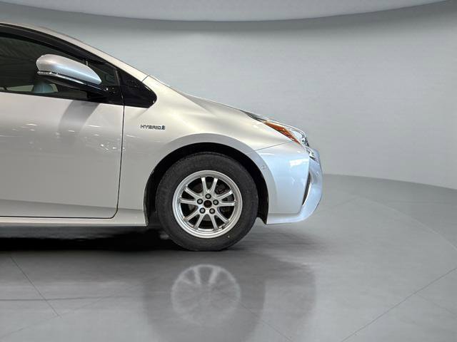 Used 2017 Toyota Prius Three image 20