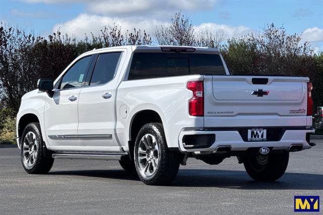 Used 2025 Chevrolet Silverado 1500 High Country w/ Technology Package AWD/4WD image 6