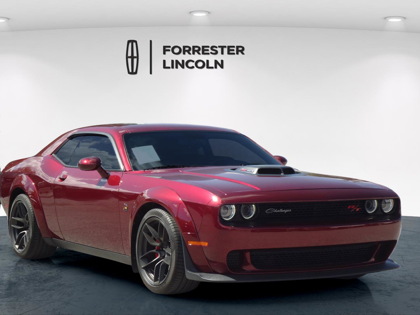 Used 2022 Dodge Challenger R/T Scat Pack RWD image 1