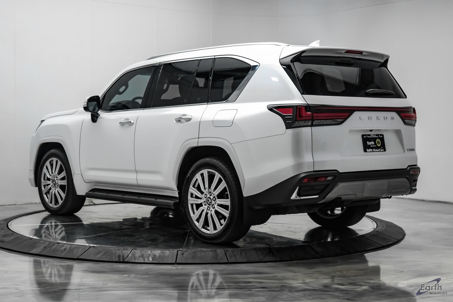Used 2023 Lexus LX 600 4WD w/ Accessory Package (Z1) image 10